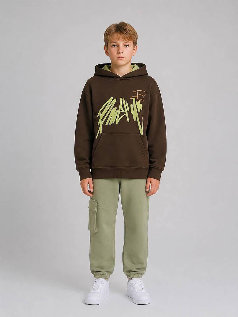 Erkek Çocuk Koyu Kahve Baskılı Hoodie & Yağ Yeşili Kargo Pantolon Kombini  - 1